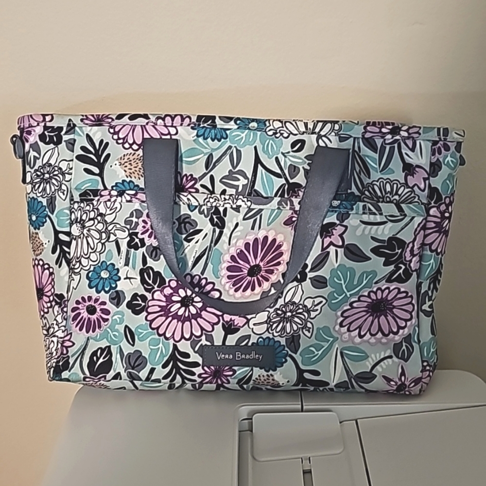 Vera Bradley lighten up organizing tote
